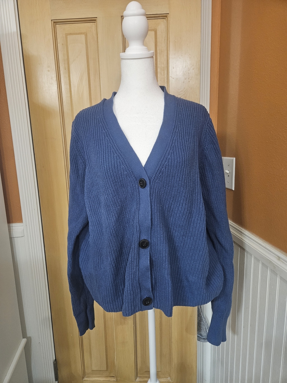 Banana Republic Blue V‑Neck Button Cardigan